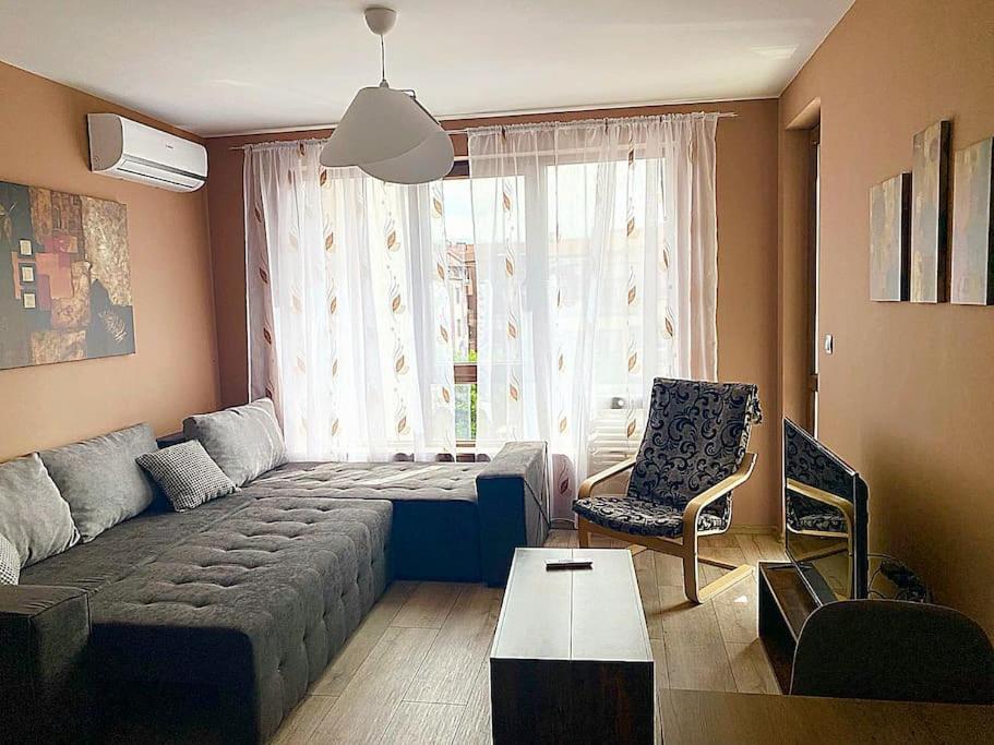 Stylish Apartment Near City Center Plovdiv Extérieur photo