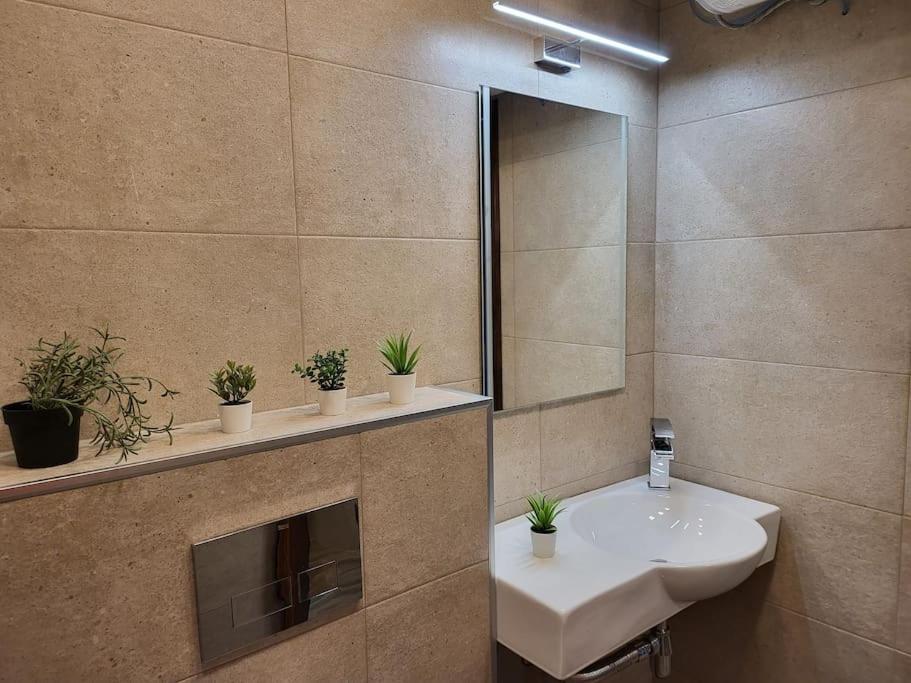 Stylish Apartment Near City Center Plovdiv Extérieur photo
